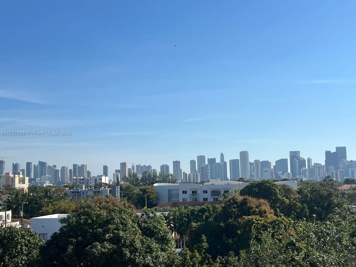 South Florida Real Estate | View 500 SW 19th Ave, 203 | Listing