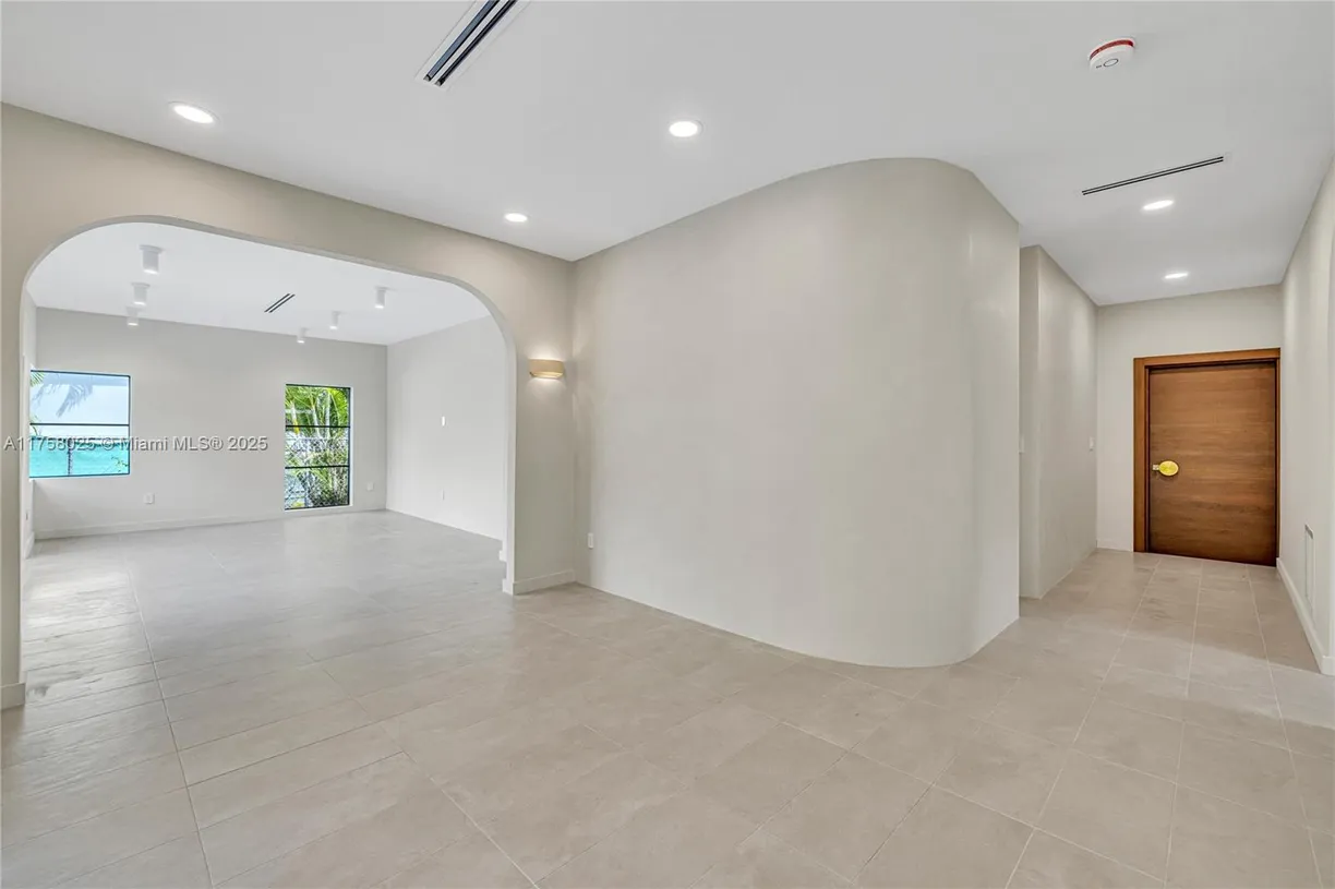 South Florida Real Estate | View 1323 Cleveland Rd | Listing