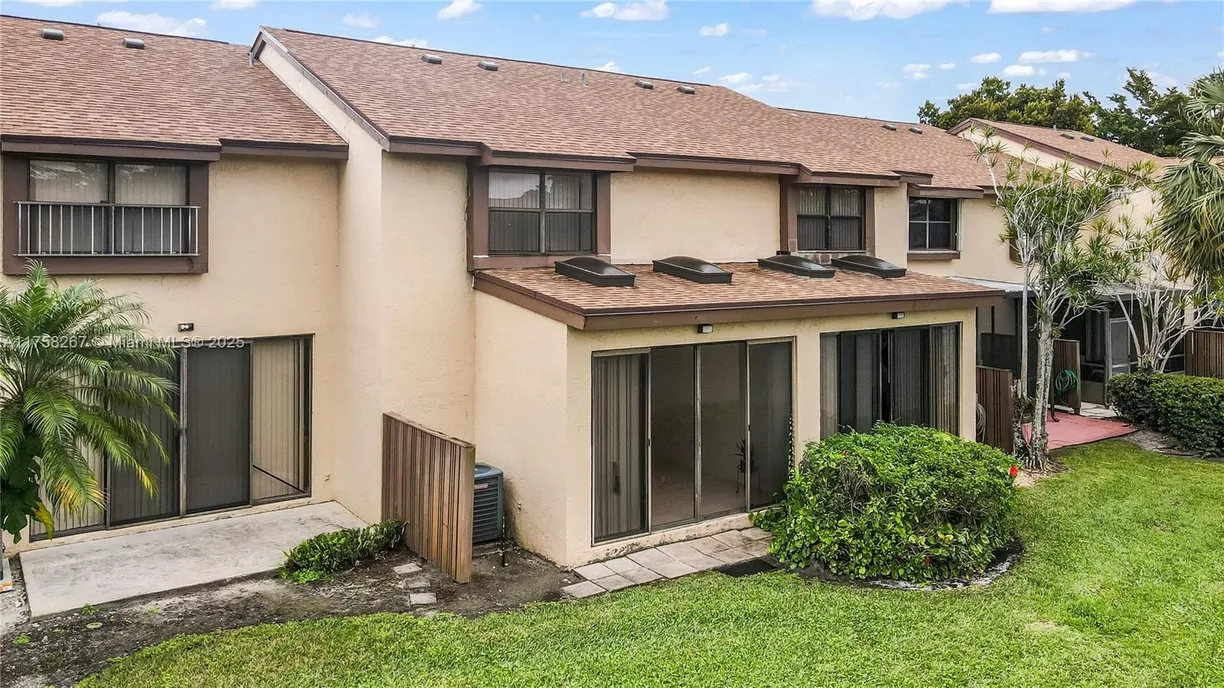 South Florida Real Estate | View 3952 Cocoplum Cir, E | Listing