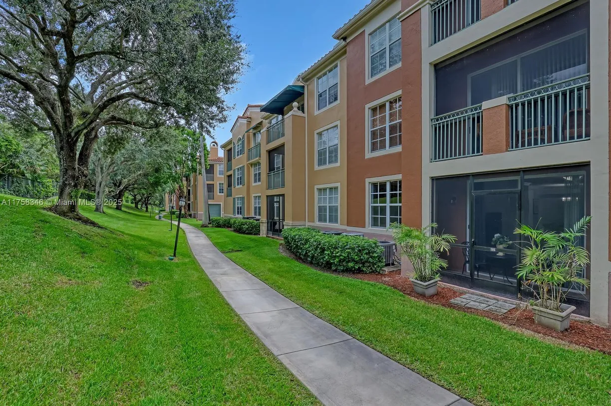 South Florida Real Estate | View 11790 Saint Andrews Pl, 105 | Listing