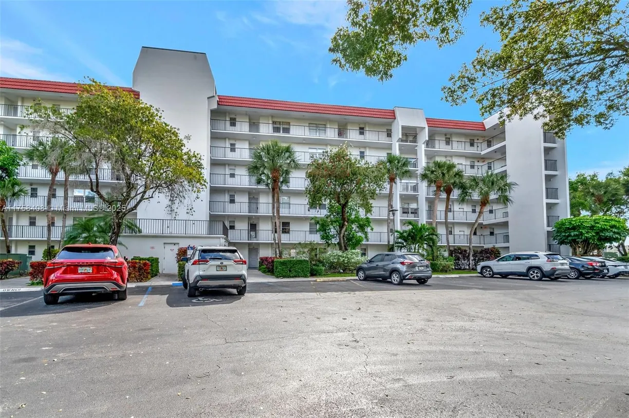South Florida Real Estate | View 3597 Birdie Dr, 107 | 2 Beds, 2 Baths
