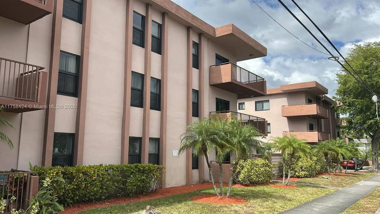 South Florida Real Estate | View 690 NE 123rd St, 310 | 1 Bed, 1 Bath