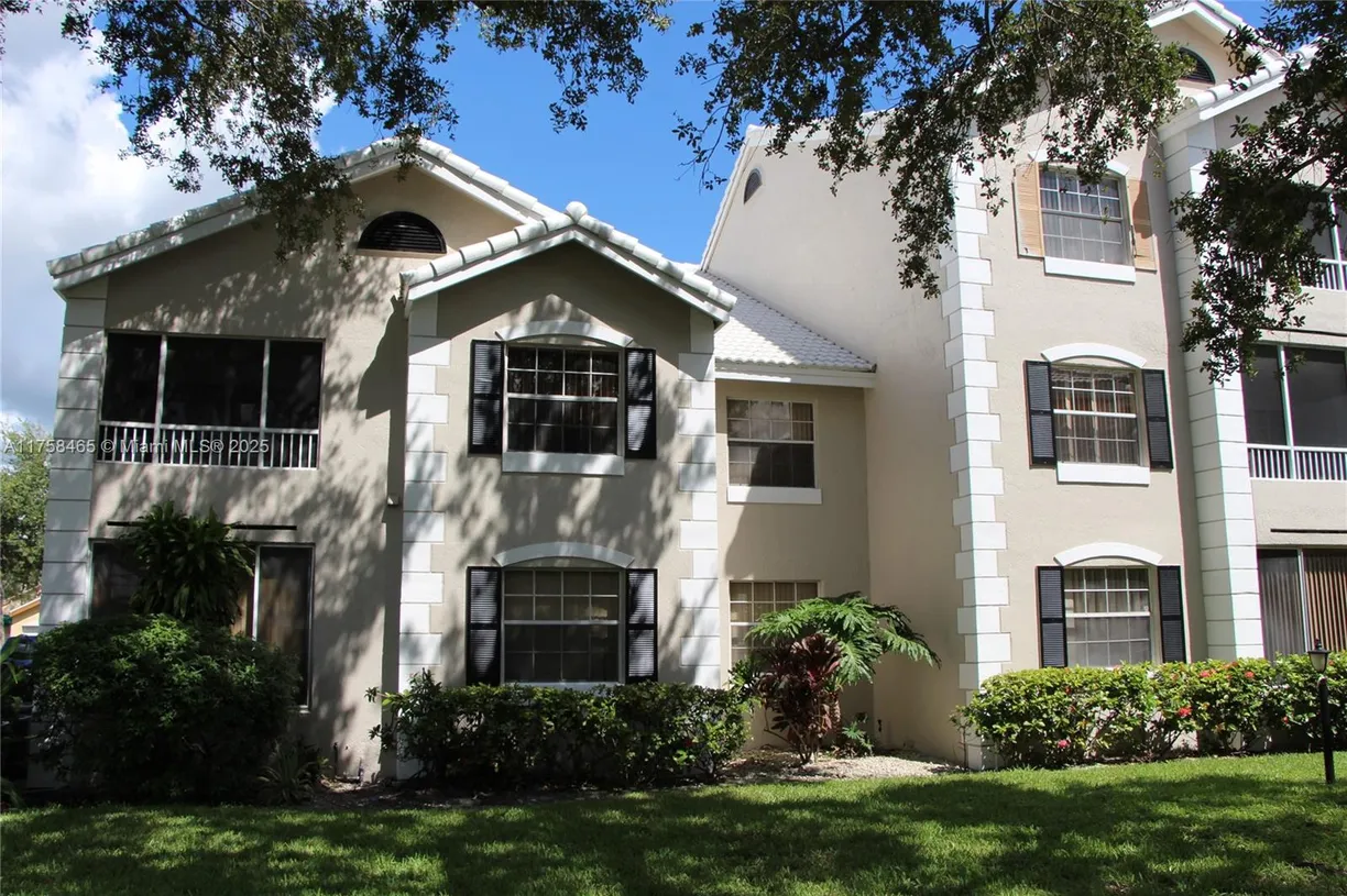 South Florida Real Estate | View 2890 N Oakland Forest Dr, 307 | 1 Bed, 1 Bath