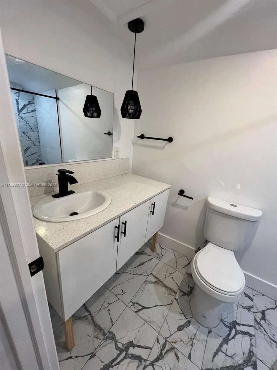 South Florida Real Estate | View 453 NW 25th Ct, 5E | Listing