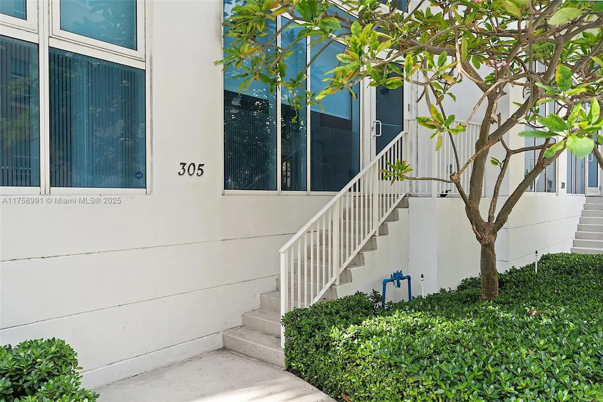 South Florida Real Estate | View 2020 N Bayshore dr, TH 104 | Listing