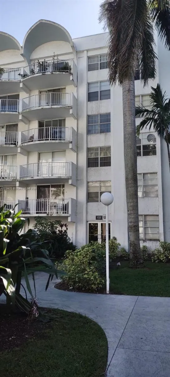 South Florida Real Estate | View 484 NW 165th St Rd, A214 | 1 Bed, 1 Bath