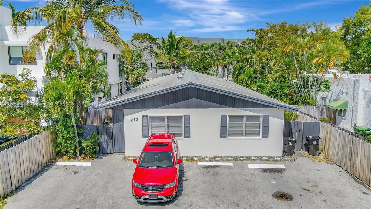 South Florida Real Estate | View 1213 SE 1st St
