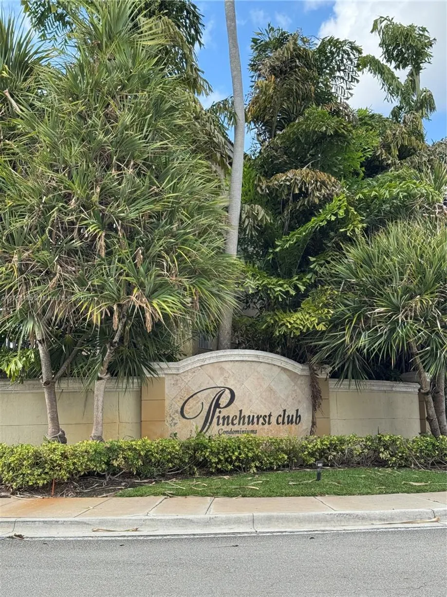 South Florida Real Estate | View 460 S Park Rd, 6-103 | 2 Beds, 2 Baths