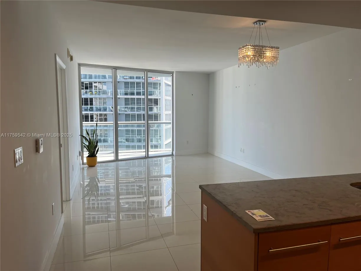South Florida Real Estate | View 475 Brickell Ave, 3011 | 1 Bed, 1 Bath