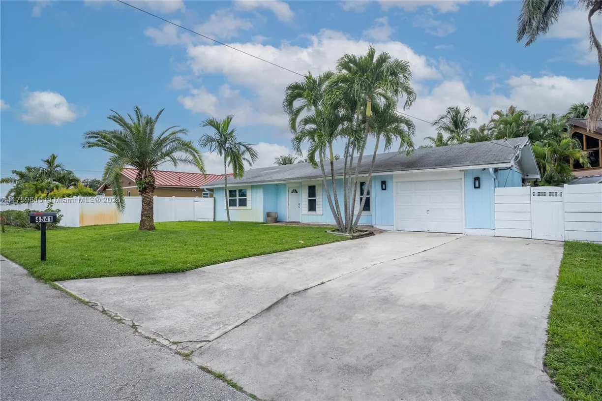 South Florida Real Estate | View 4541 SW 28th Ter | Listing