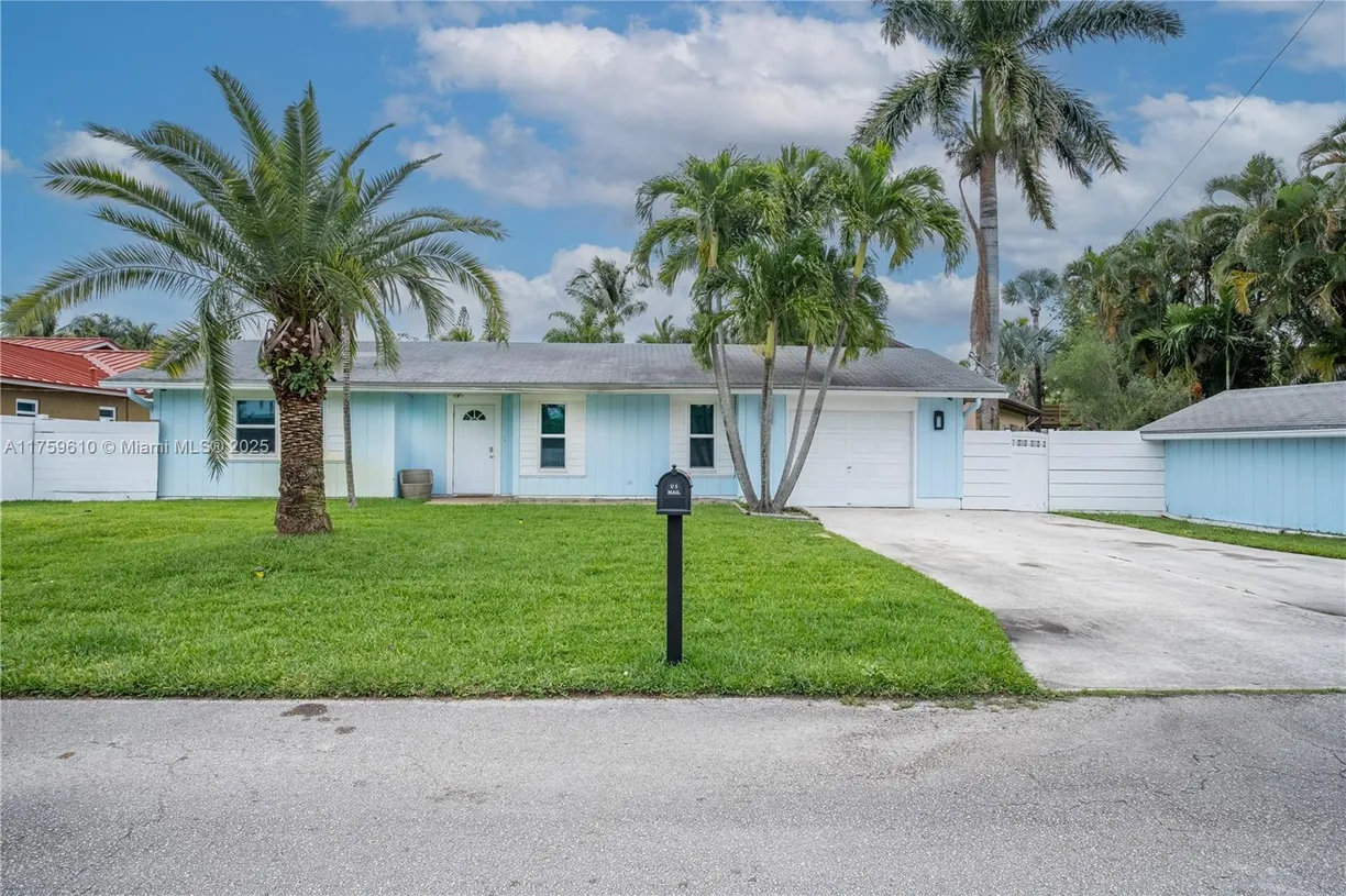 South Florida Real Estate | View 4541 SW 28th Ter | 3 Beds, 2 Baths