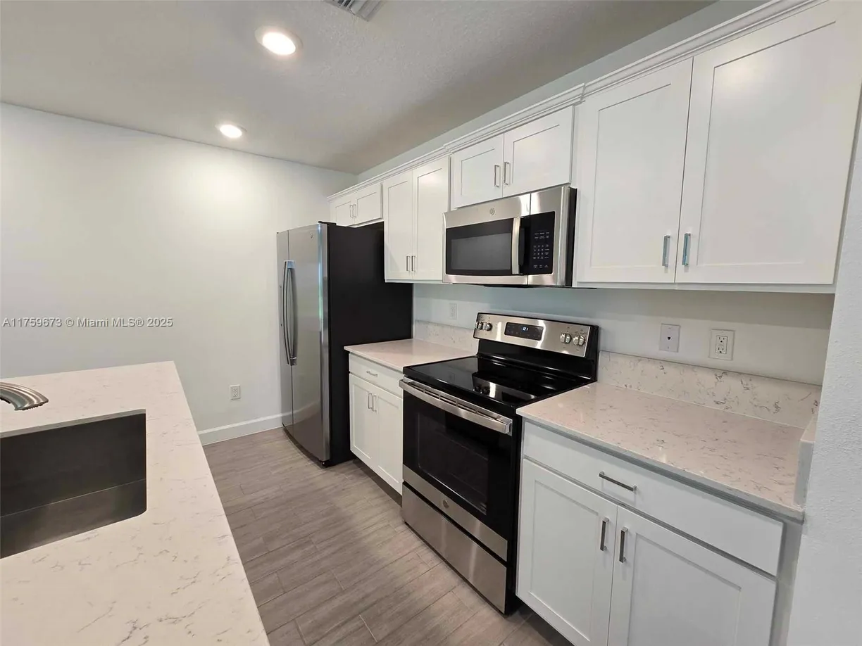 South Florida Real Estate | View 6001 Woods Edge Cir | Listing