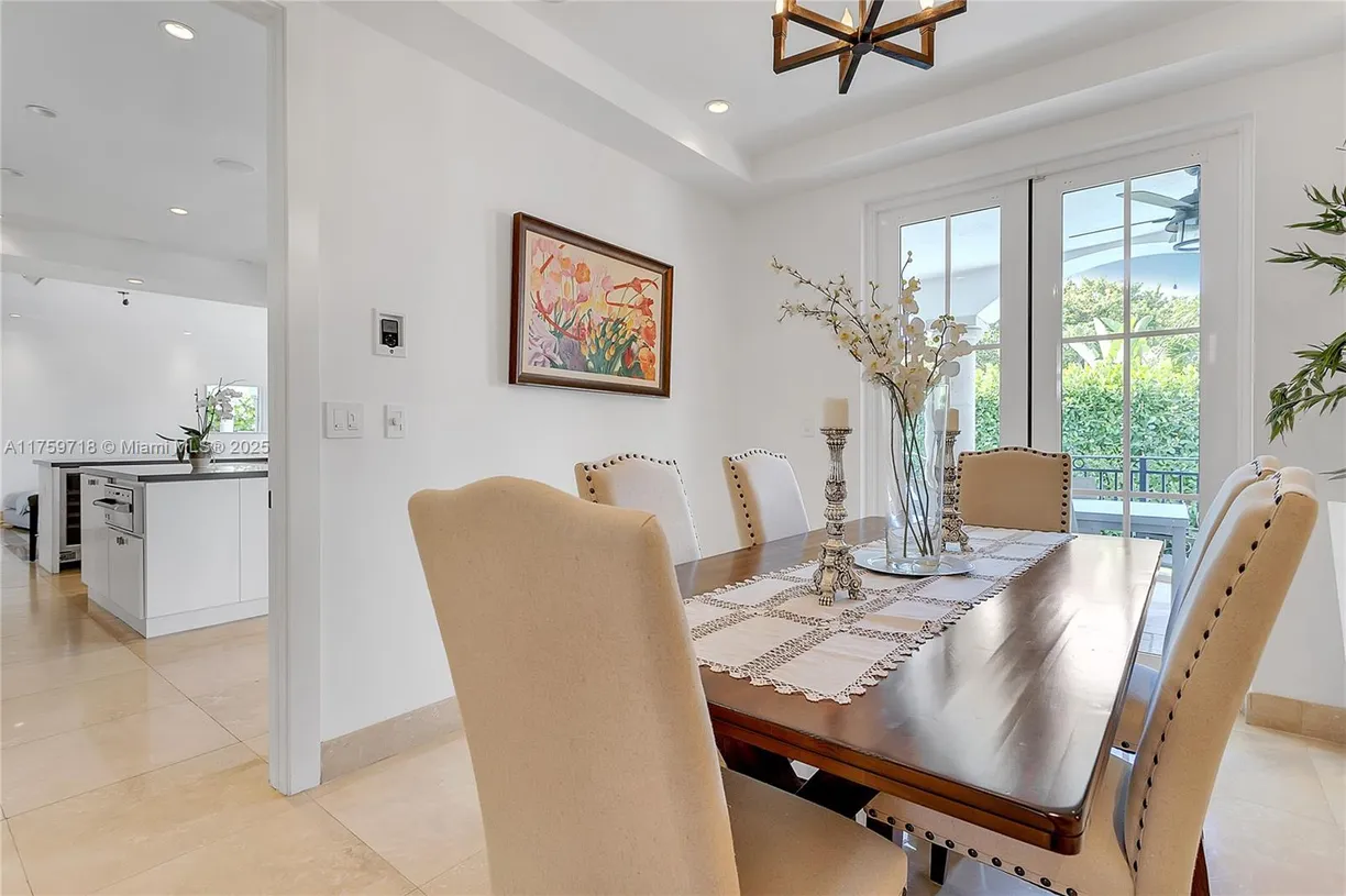 South Florida Real Estate | View 350 Redwood Ln, 1 | Listing