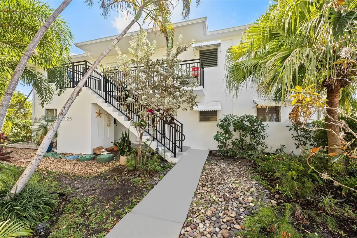 South Florida Real Estate | View 1440 SE 10th Ave, 1A | 1 Bed, 1 Bath