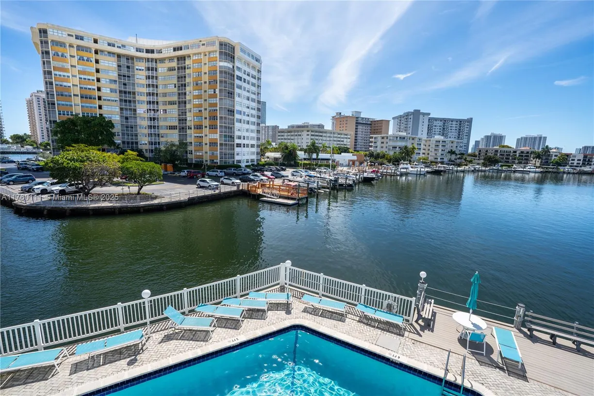 South Florida Real Estate | View 2500 Diana Dr, 316 | 1 Bed, 1 Bath