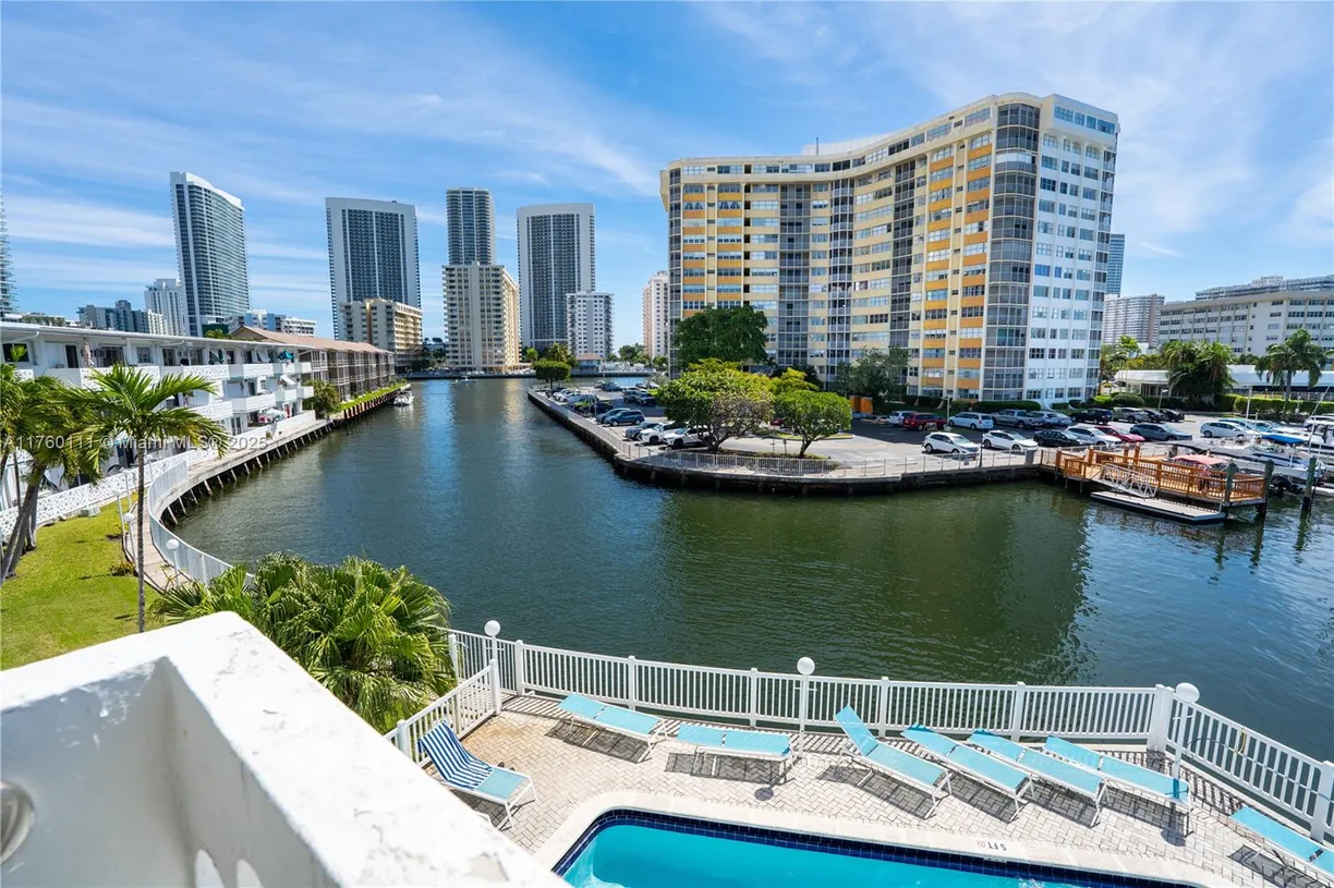 South Florida Real Estate | View 2500 Diana Dr, 316 | Listing