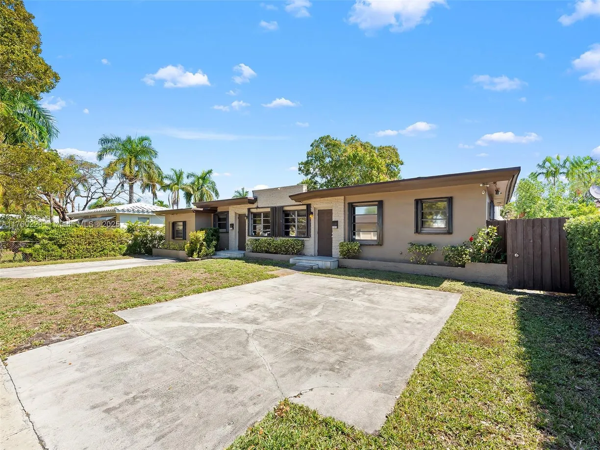South Florida Real Estate | View 1311 N 19th Ave | Listing