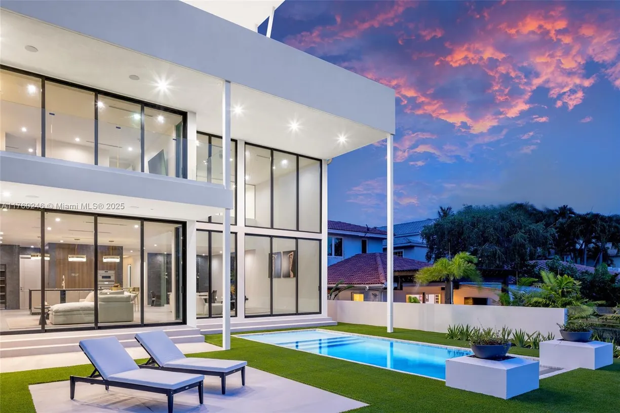South Florida Real Estate | View 337 Coconut Isle Dr | Listing