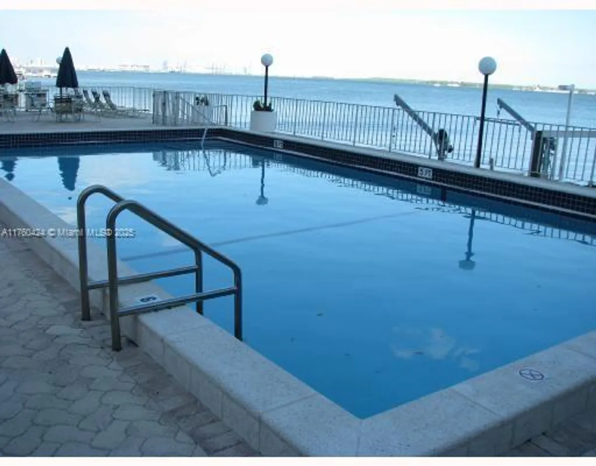 South Florida Real Estate | View 2201 Brickell Ave, 46 | 1 Bed, 1 Bath