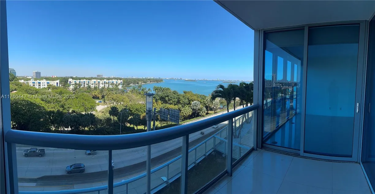 South Florida Real Estate | View 601 NE 36th St, 706 | 2 Beds, 2 Baths