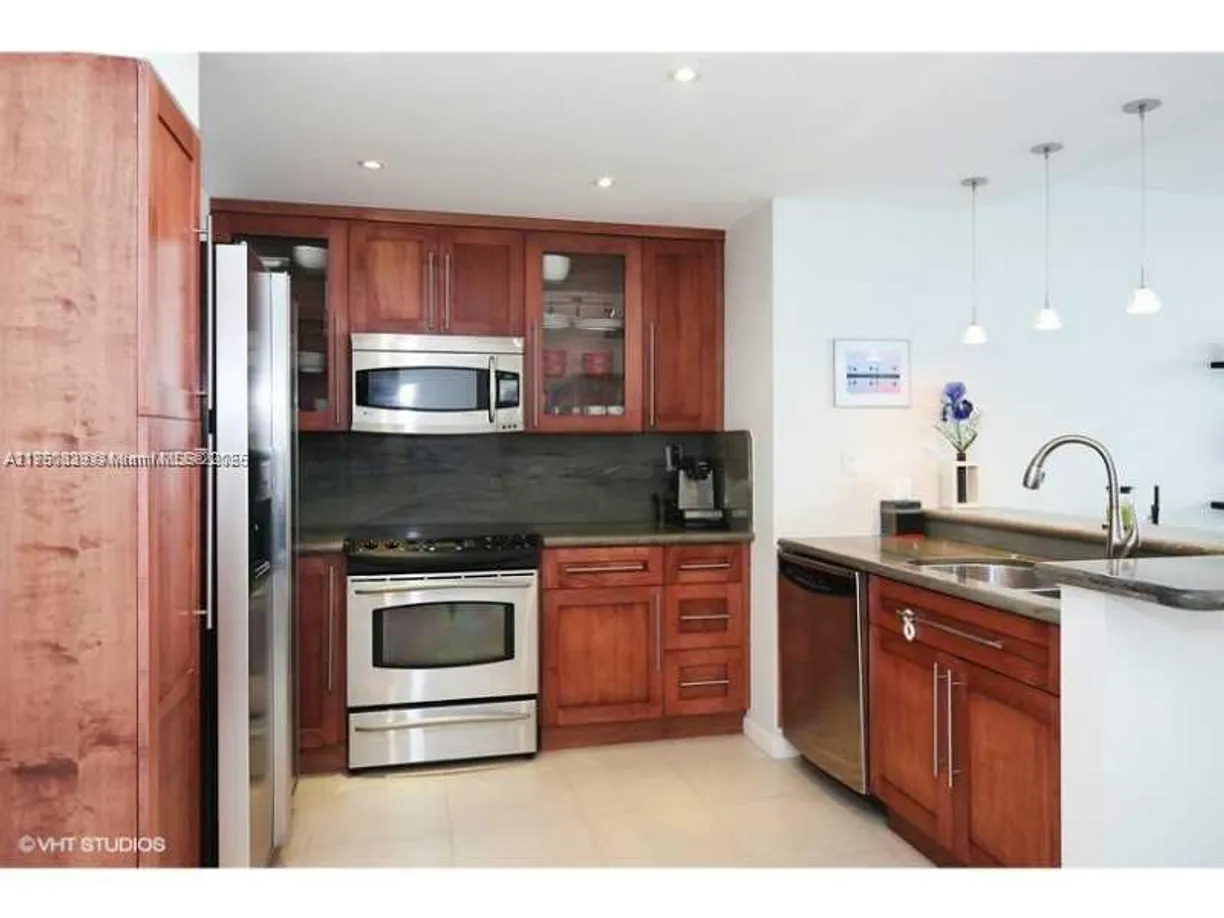 South Florida Real Estate | View 1000 West Ave, 424 | Listing