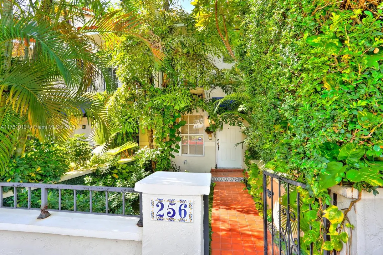 South Florida Real Estate | View 256 Majorca Ave, 256 | 2 Beds, 2 Baths