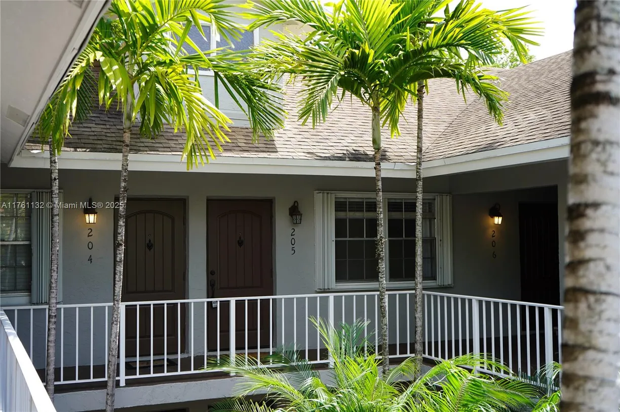 South Florida Real Estate | View 510 NE 17th Ave, 205 | 1 Bed, 1 Bath