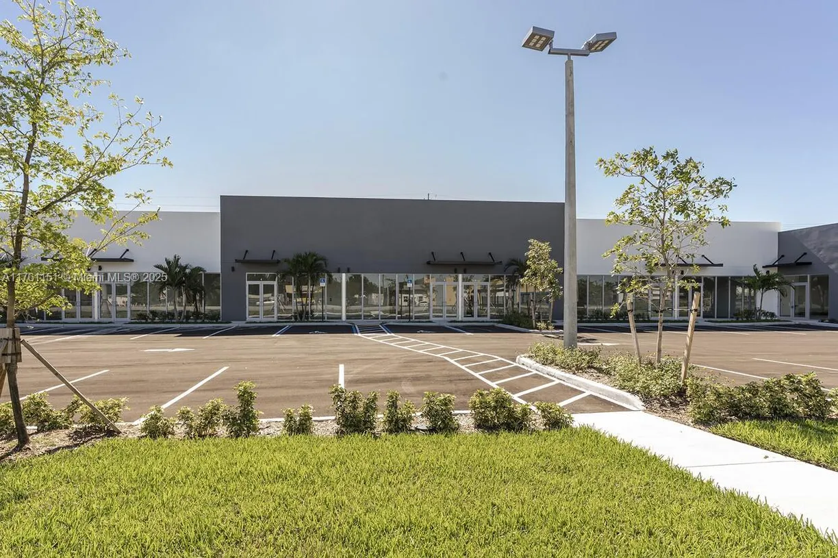 South Florida Real Estate | View 4250 W Hallandale Beach Blvd, 2