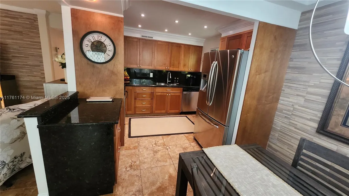 South Florida Real Estate | View 4001 Ventnor G, 4001 | Listing