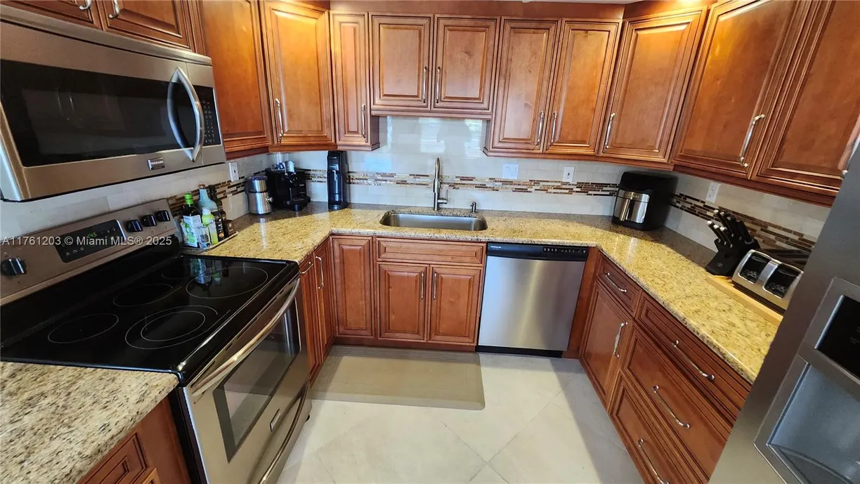 South Florida Real Estate | View 4072 Ventnor P, 4072 | Listing