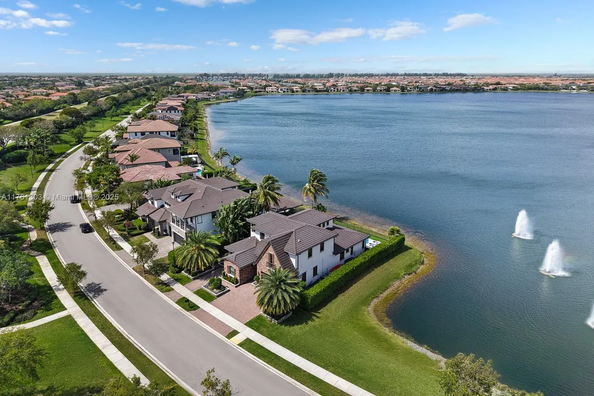 South Florida Real Estate | View 11001 W Watercrest Cir W | 4 Beds, 4 Baths