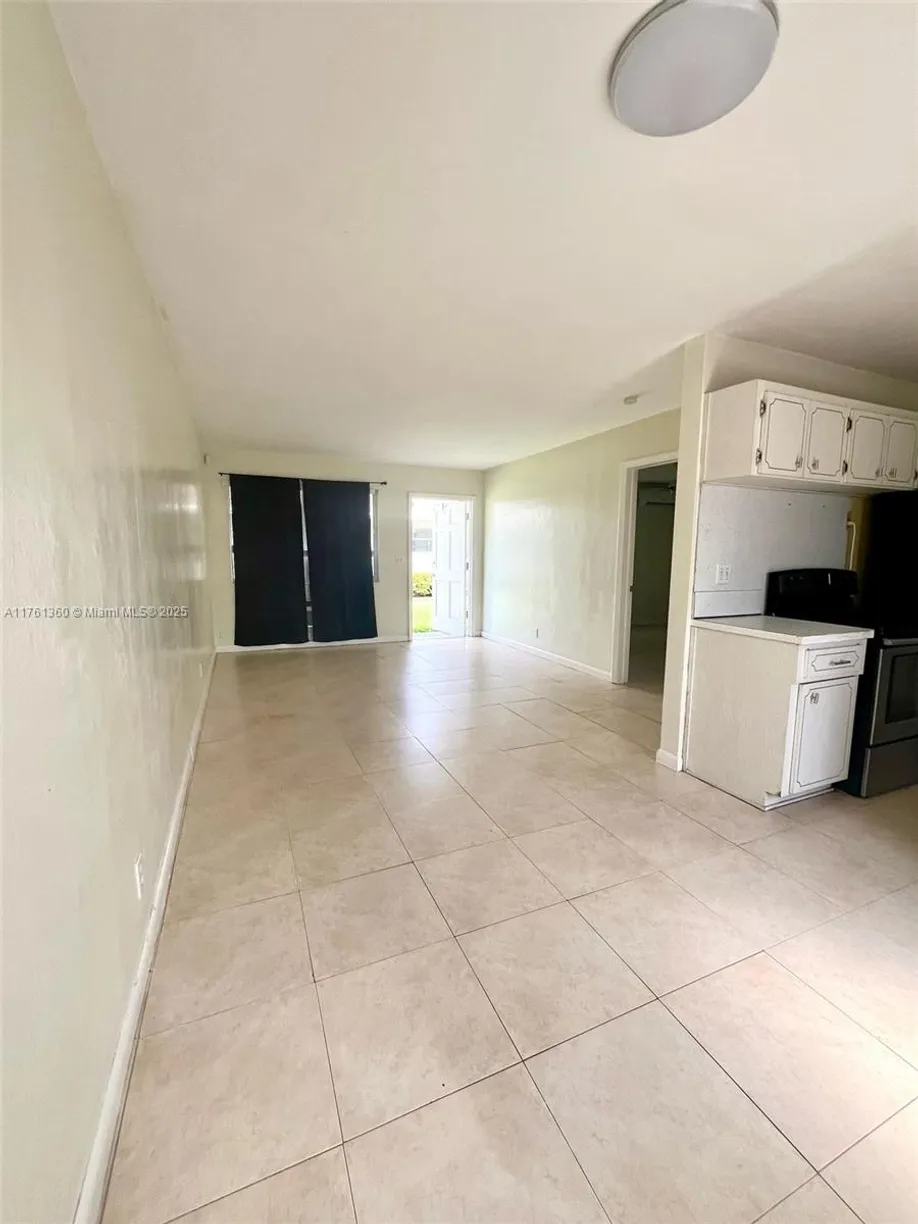 South Florida Real Estate | View 2730 TAYLOR ST, 9 | 1 Bed, 1 Bath