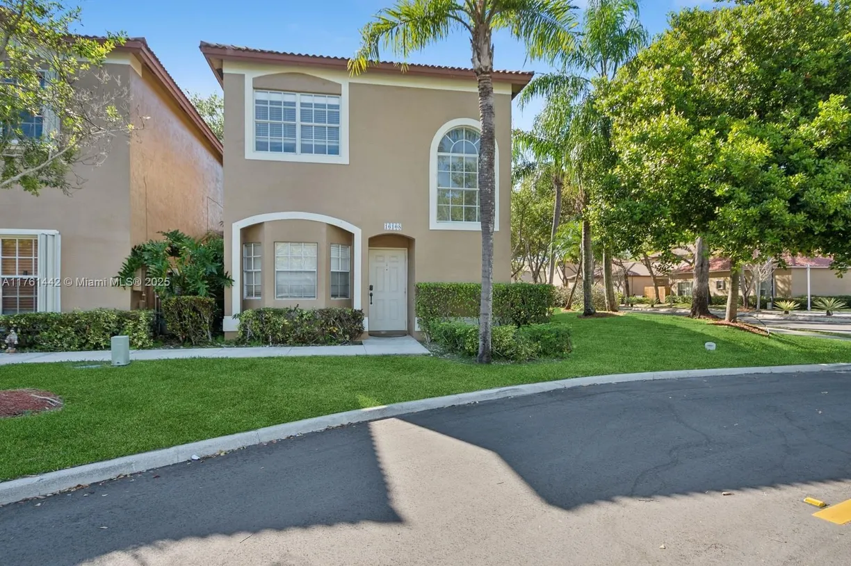 South Florida Real Estate | View 16108 Emerald Cove Rd | 3 Beds, 2 Baths