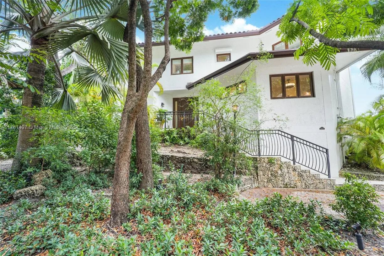 South Florida Real Estate | View 2449 Bayshore Dr | Listing