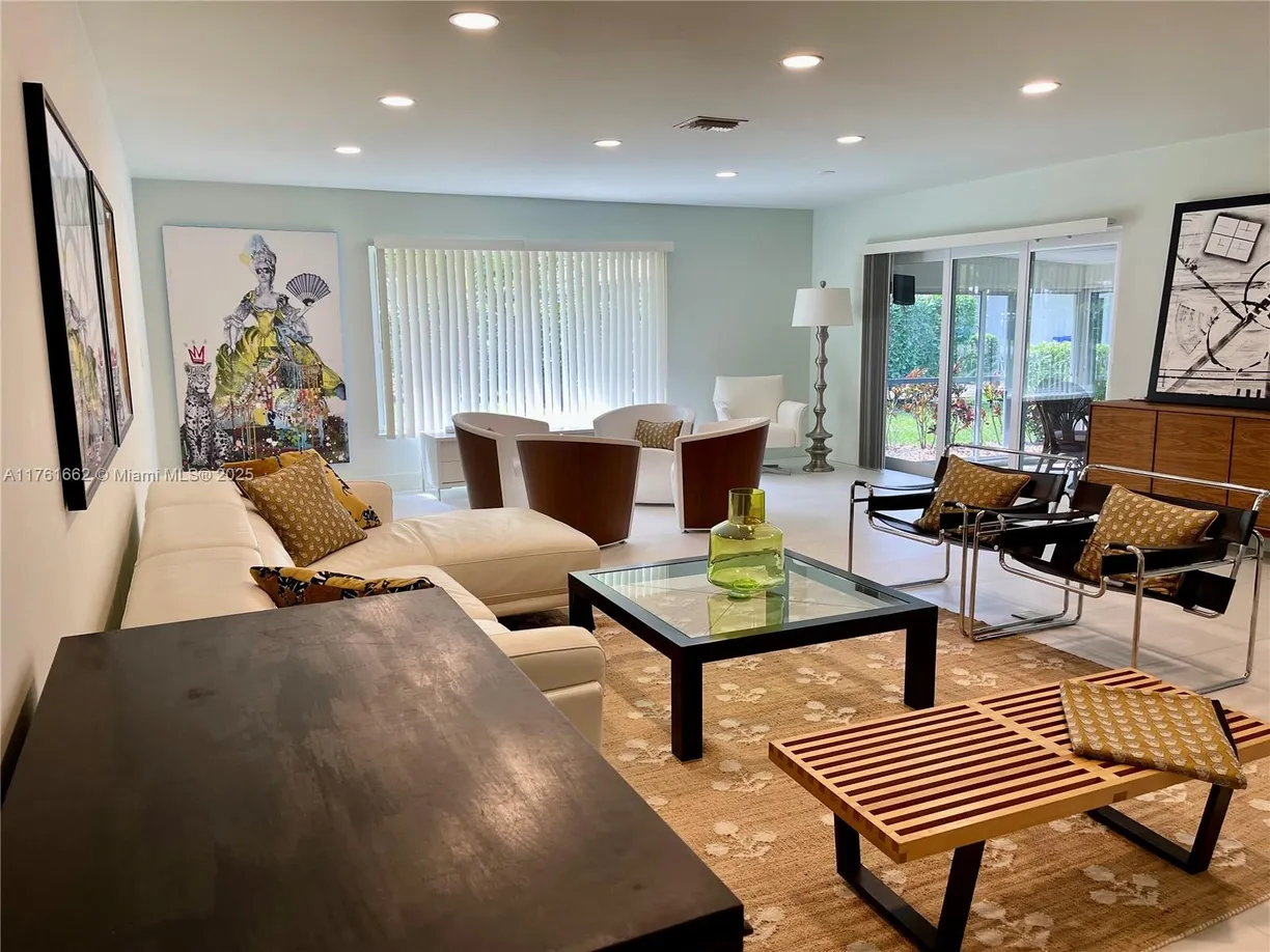 South Florida Real Estate | View 807 E Cypress Ln, V-49 | Listing