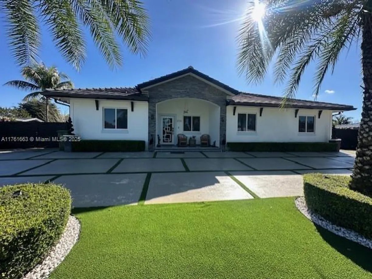 South Florida Real Estate | View 1721 NW 11th Ave, 1721 | 5 Beds, 4 Baths