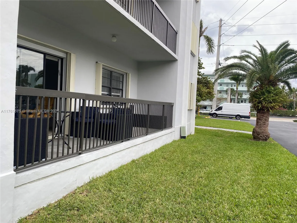 South Florida Real Estate | View 1301 Ne 7th St, 101 | 3 Beds, 2 Baths