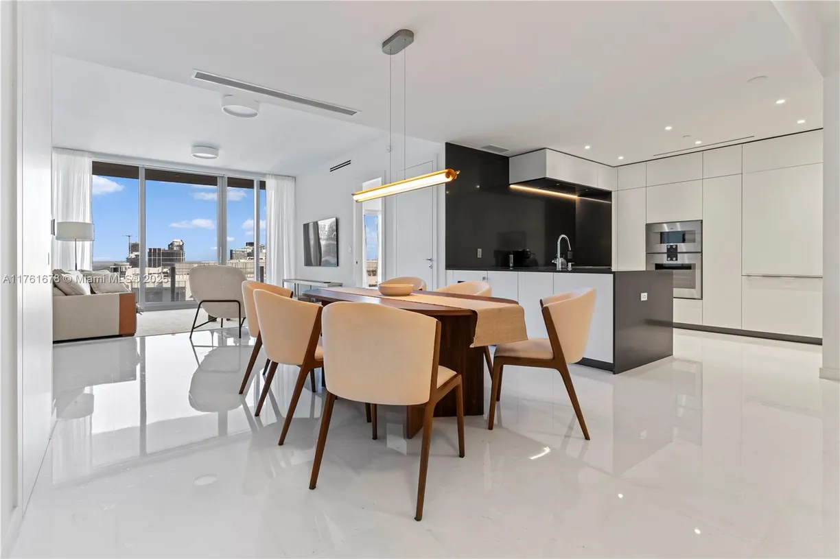 South Florida Real Estate | View 300 Biscayne Blvd Way, 4509 | 2 Beds, 2 Baths