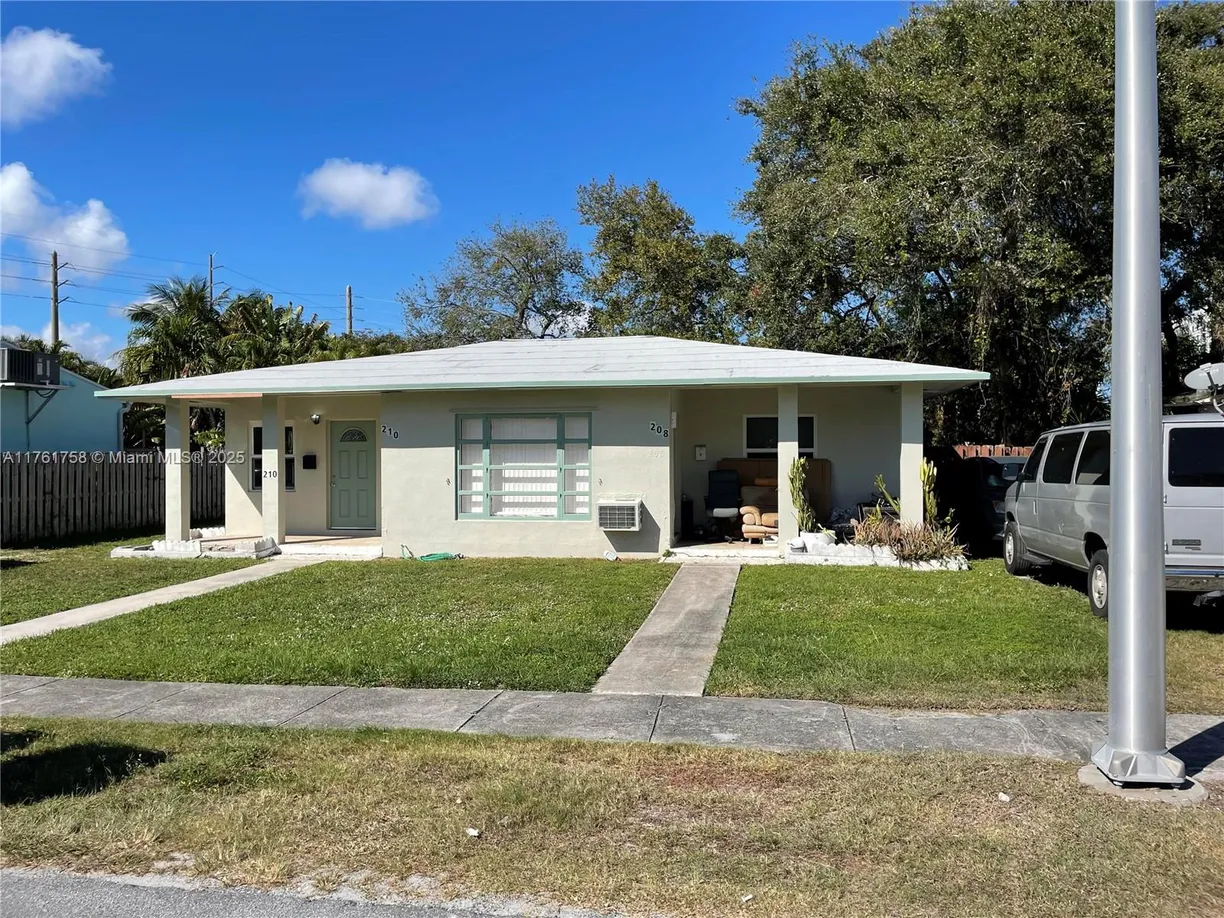 South Florida Real Estate | View 208 SW 2nd Pl