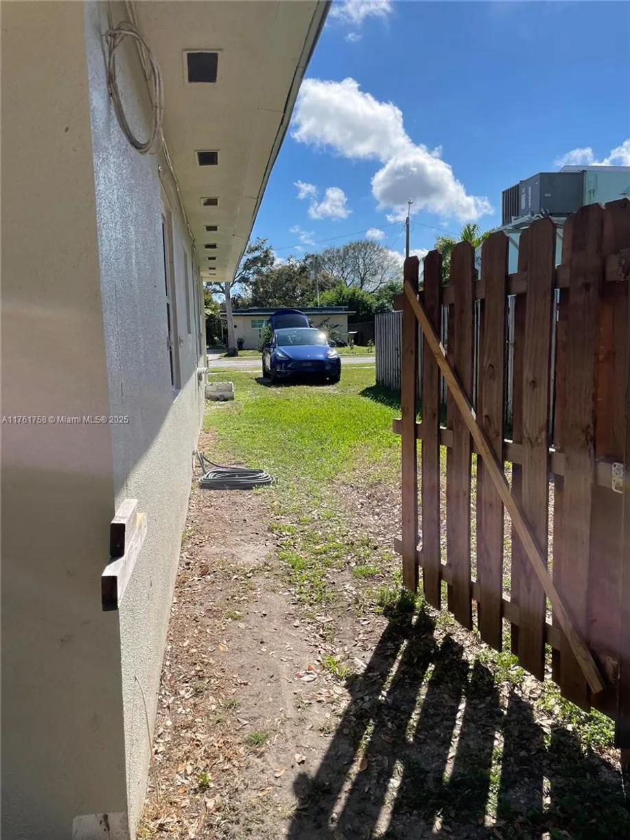 South Florida Real Estate | View 208 SW 2nd Pl | Listing