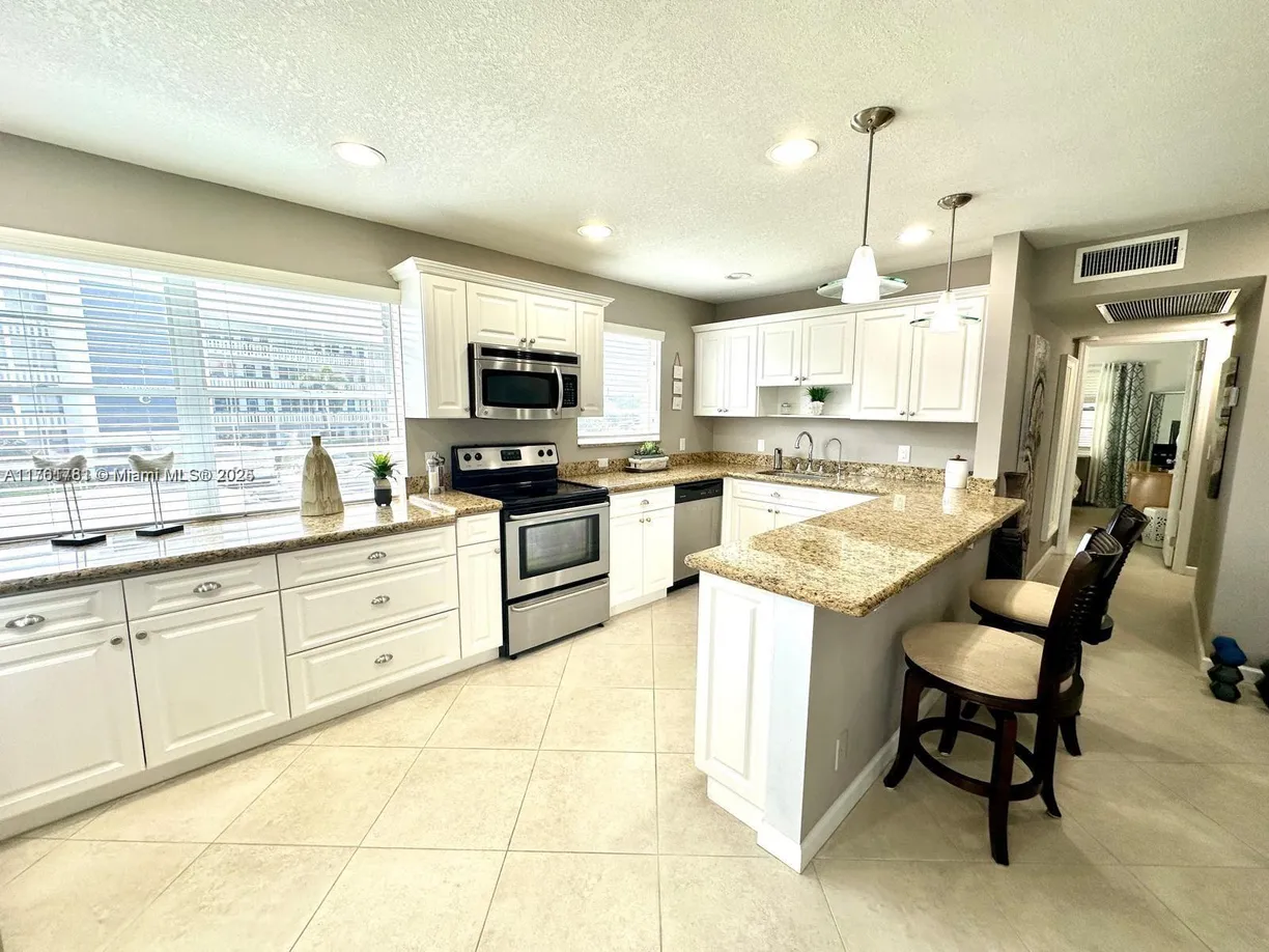 South Florida Real Estate | View 31 Harwood B, 31 | Listing