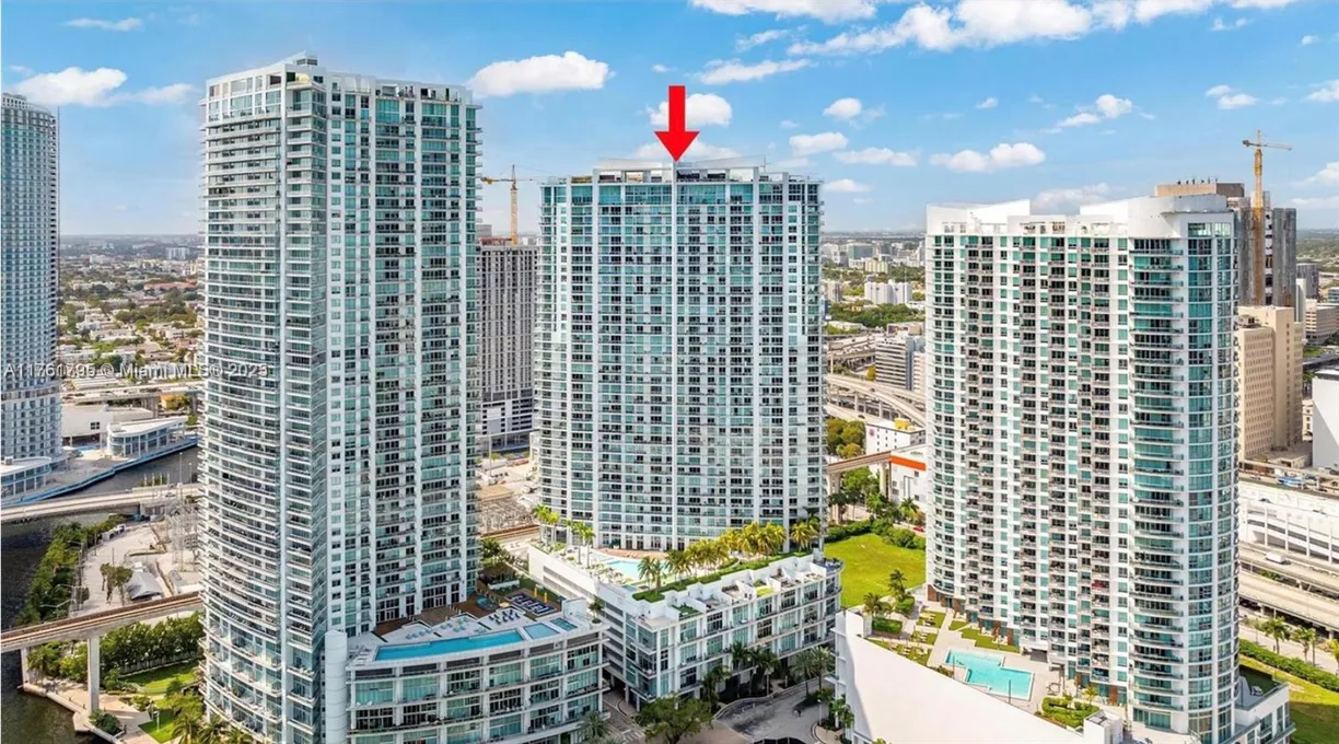 South Florida Real Estate | View 90 SW 3rd St, 1811 | 1 Bed, 1 Bath