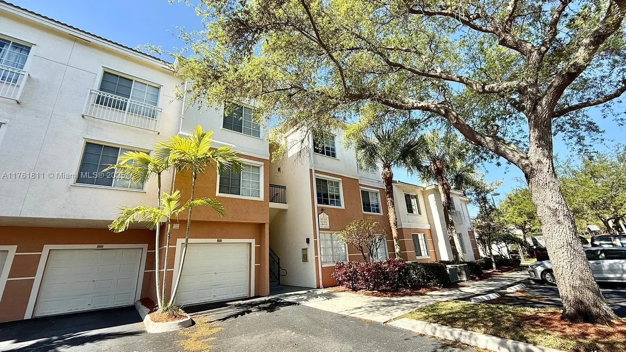 South Florida Real Estate | View 1206 E Myrtlewood Cir E, 1206 | 1 Bed, 1 Bath