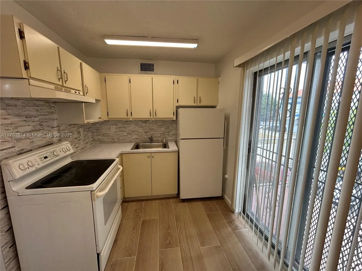 South Florida Real Estate | View 1126 SW 3rd St, 3 | Listing