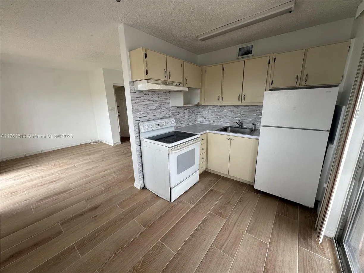 South Florida Real Estate | View 1126 SW 3rd St, 3 | Listing