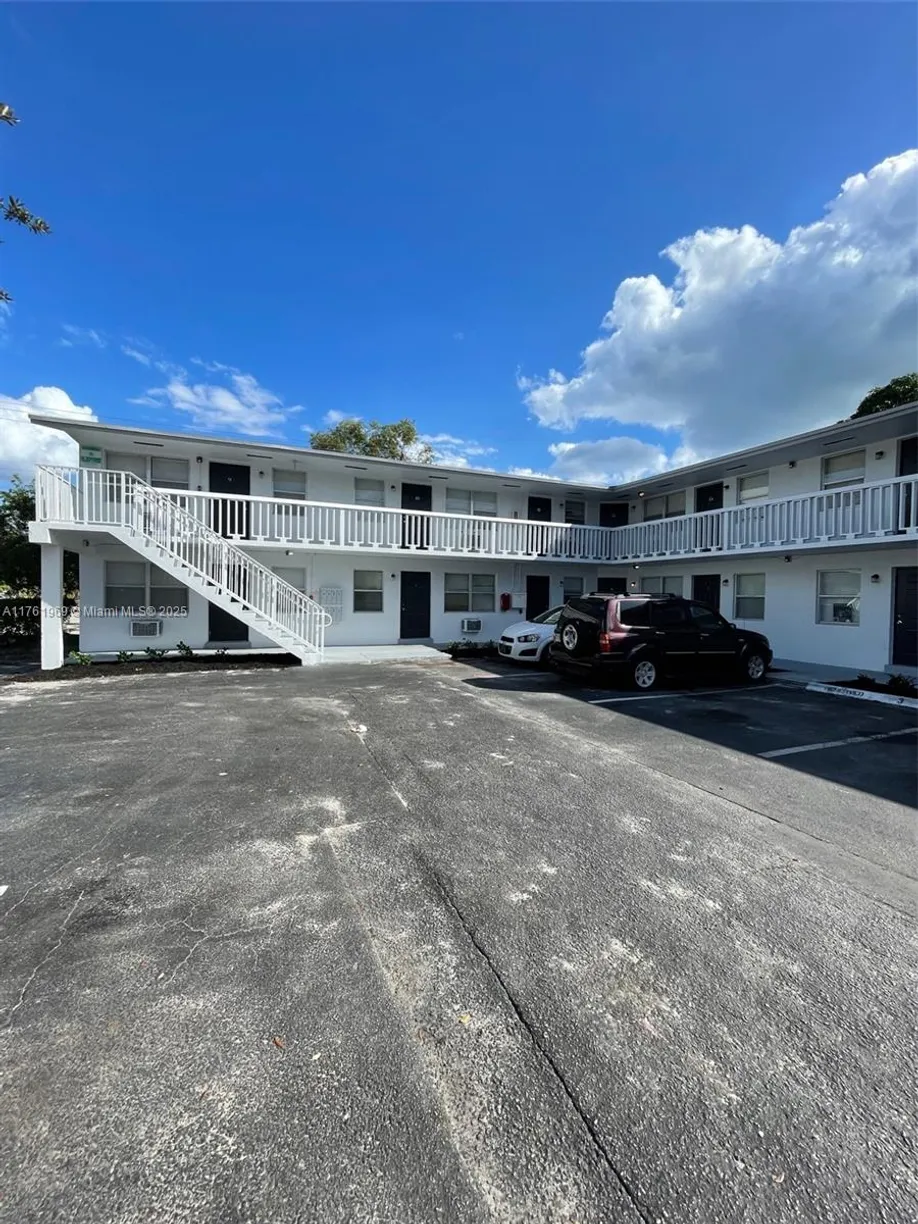 South Florida Real Estate | View 1101 S K St, 16 | 1 Bed, 1 Bath