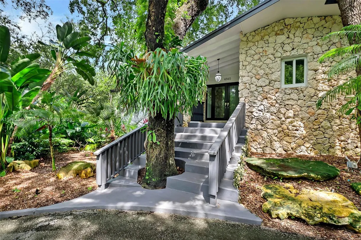 South Florida Real Estate | View 6565 SW 134th Dr, 6565 | Listing