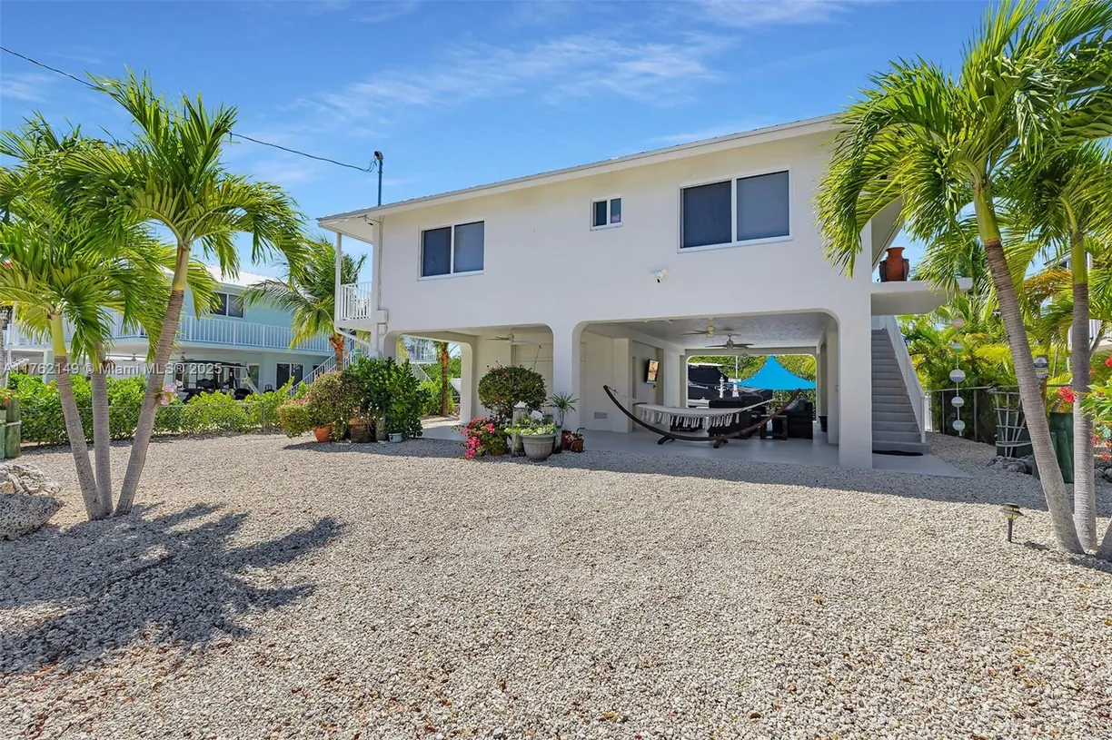 South Florida Real Estate | View 233 La Paloma Rd | Listing