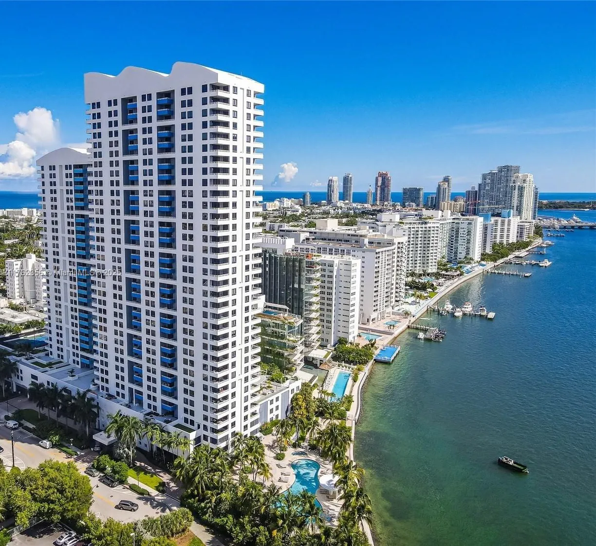 South Florida Real Estate | View 1330 West Ave, 2702 | 1 Bed, 2 Baths