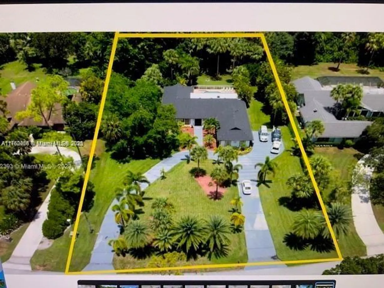 South Florida Real Estate | View 13353 Doubletree Cir | Listing
